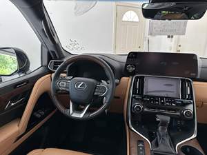 Lexus LX 600 Luxury 2023 en Excelentes Condiciones ~25 Millas, Motor V6 Twin-Turbo, 4x4, Suspensión con Control de Altura Activo - Product Image 6