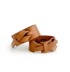 Ronds de serviette en cuir de haute qualité avec un attrait artisanal pour les maisons de style campagnard. - Product Image 6