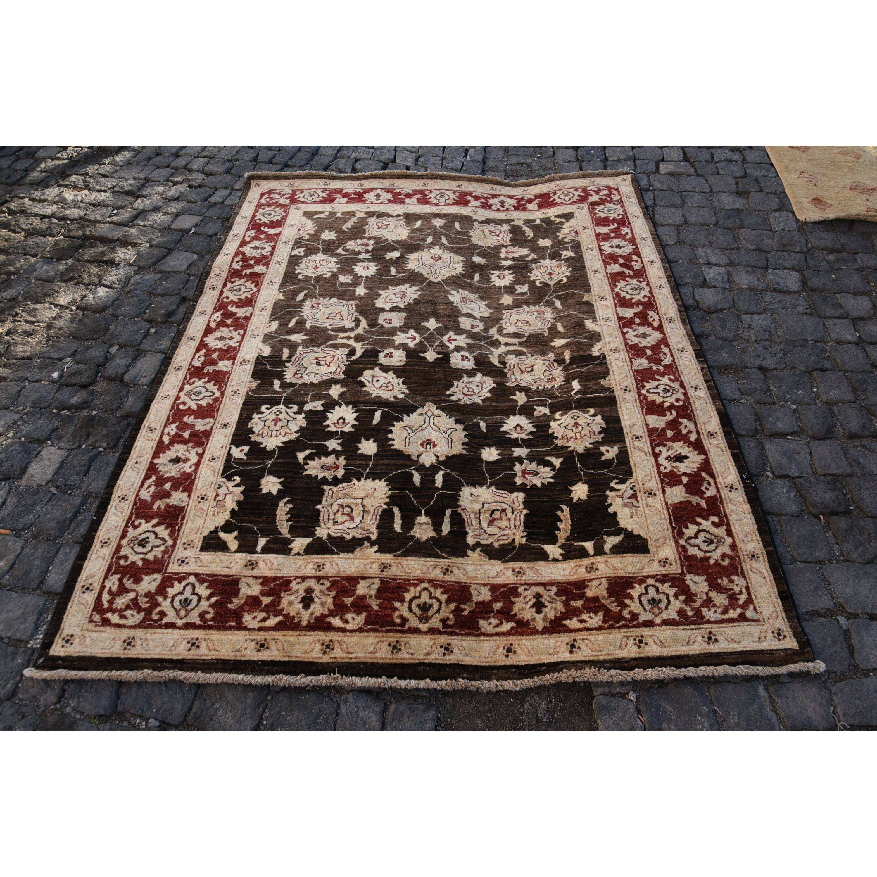 สีน้ำตาล