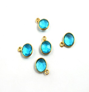 Colgante de piedras preciosas de forma redonda de cuarzo Aqua, conjunto de bisel pequeño, abalorio de piedra de estilo Vintage para niños, inspiración religiosa cristiana - Product Image 1