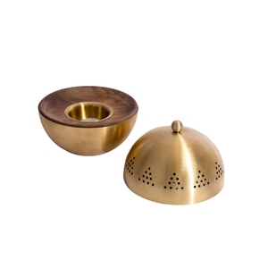 Quemador de Incienso Moderno Redondo de Metal Dorado y Madera con Tapa Ventilada de Domo Moderno para Decoración del Hogar Moderna, Regalo de Ramadán y Eid - Product Image 2