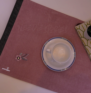 Camino de mesa Ajrak Rosa hecho a mano personalizado y juego de alfombrillas del fabricante de Pakistán - Product Image 3