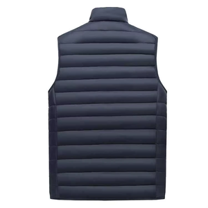 Gilet d'hiver épais pour homme avec capuche amovible, fermeture éclair, style sport, extérieur en polyester tricoté, sans manches, gilet matelassé - Product Image 4