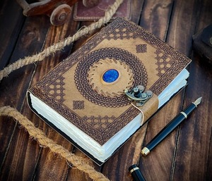 Diario de cuero hecho a mano para mujer Libro encuadernado en espiral de sombras Grimoire libro de hechizos en blanco con papel de borde Deckle - Product Image 4