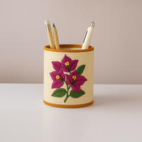 Porte-stylo brodé de fleurs de bougainvillier au design unique et moderne, orné de perles et d'accents rose-magenta et jaunes