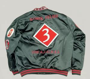 Venta al por mayor de satén Varsity Jacket Chaqueta ligera retro Letterman con mangas en contraste - Product Image 3