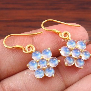 Boucles d'oreilles en argent sterling 925 plaqué or jaune 14 carats en pierre de lune arc-en-ciel à la mode grappe de pierres précieuses coupées de 4mm pour les mariages - Product Image 2