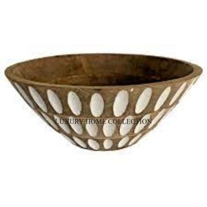 Beau bol en bois fabriqué à la main avec un design peint parfait pour servir des salades de fruits ou des collations sèches avec élégance - Product Image 2