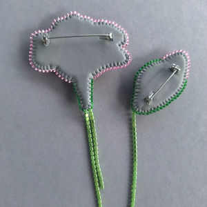 Broches perlées Broche design faite à la main. Accessoires de haute qualité. Broche design unique. Baby shower meilleur cadeau. - Product Image 2