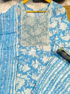 Ensemble Salwaar Kameez ethnique tendance pour femmes, magnifique pour les festivals et les mariages - Costumes en gros, Kurti ethnique indien pakistanais - Product Image 6