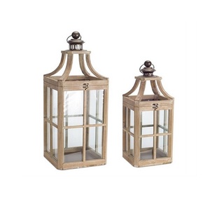 Petites lanternes à bougies en bois de qualité supérieure pour centres de table de Noël Lanternes à LED de qualité Pots à bougies pour le monde entier - Product Image 1