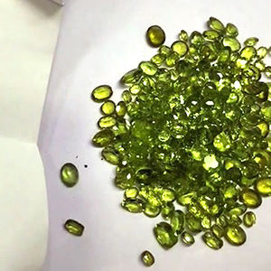 233ชิ้นของหินเพอริโดธรรมชาติขนาด7x5 8x6 9x7มม. 197 CTS iroc Sale พลอยเพอริโดสีเขียวตัดเราได้ถึง91 $ สำหรับทุกคน - Product Image 2