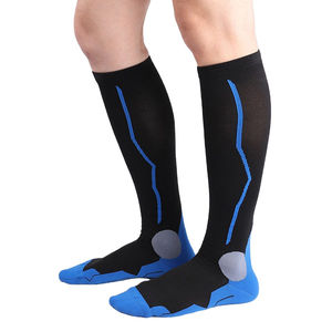 Vente en gros de chaussettes pour hommes à forte demande Chaussettes de couleur unie sur mesure pour hommes Chaussettes de sport légères et confortables pour hommes du fournisseur direct - Product Image 5