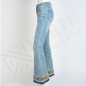 Pantalones Vaqueros Acampanados de Mezclilla para Mujer al por Mayor OEM, Cintura Alta, Transpirables, Cómodos, con Logotipo Personalizado, Moda Urbana, Jeans para Mujer - Product Image 3