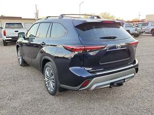 Meilleures ventes 2024 pour Highlander Hybrid Platinum AWD Sedan, conduite à gauche, intérieur en cuir foncé, automatique, toit ouvrant, à vendre - Product Image 6