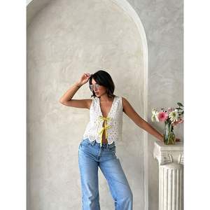 Gilet en dentelle à nouer sur le devant avec détails en jean pour femme - Product Image 3