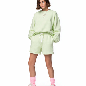 Conjunto de Pantalones Cortos Deportivos para Mujer, Pantalones Cortos de Forro Polar para Invierno, Dos Piezas, Sudadera Corta para Mujer, Pantalones Cortos Deportivos Holgados de Dos Piezas - Product Image 4