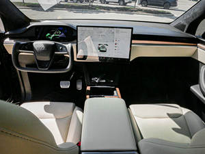 Propre 2023 Tesl-a Model X Standard Range Electric d'occasion - Product Image 5