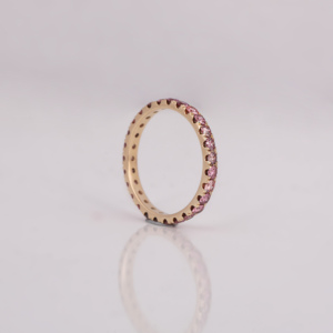 แหวนแต่งงานแบบเต็มวงประดับเพชรทรงกลมสีชมพูเคลือบทองคำ 14KT สุดหรูหรา ของขวัญแต่งงานสุดคลาสสิกสำหรับผู้หญิง - Product Image 5