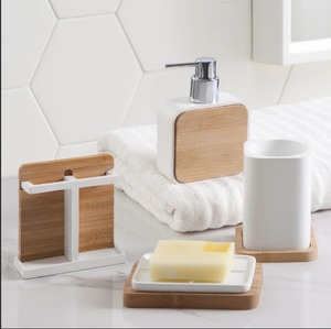 Ensemble d'accessoires de salle de bain en bois noir pour les maisons modernes avec une utilisation élégante et durable adaptée à la décoration et aux cadeaux de salle de bain - Product Image 2