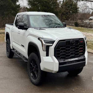 Toyota Tundra 2024 en perfecto estado - Product Image 1