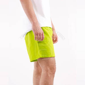 Pantalones cortos de gimnasio de verano con logotipo personalizado, de secado rápido, sueltos, de nailon elástico, de estilo informal para uso en el gimnasio, de cintura media y de lona de talla grande - Product Image 3