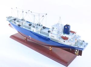 MV JONATHAN ACE Maquette de Navire Peint à la Main Résine Amour Décor Nautique Cadeau Maison Vietnam - Product Image 4