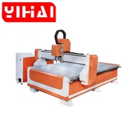 Machine de fraisage CNC professionnelle ATC 1325 pour la fabrication rapide et automatique de portes d'armoires avec changeur d'outils
