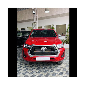 Pour camionnette à double cabine Hilux Nouveaux sièges automatiques en cuir foncé avec caméra arrière et moteur puissant - Product Image 6