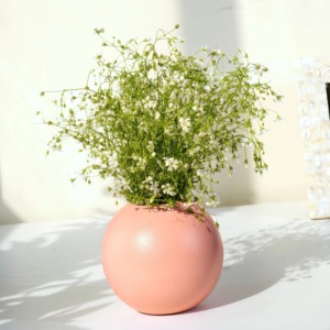 Elegant handcrafted metal <b>vase</b> for modern home floral decoration stylish tabletop centerpiece and room decor - Product Image 4