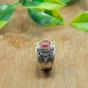 แหวนพลอยทับทิมสีชมพูธรรมชาติ แหวนเงินแท้ 925 แหวนสไตล์โบโฮ แหวนดีไซน์ตอกลายทำมือ แหวนพลอย แหวนพลอยทับทิมสีชมพู - Product Image 4