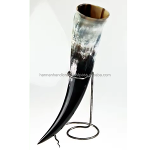 Cuerno Vikingo Auténtico para Beber con Soporte, Borde y Punta de Latón Integrados, Tallado a Mano, Calidad Premium, Regalo para Él y Ella - Product Image 3