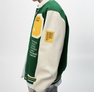 Chaqueta de cuero Vintage para hombre con logotipo personalizado tejido de algodón transpirable Varsity otoño e invierno con decoración de patrón de botones - Product Image 3