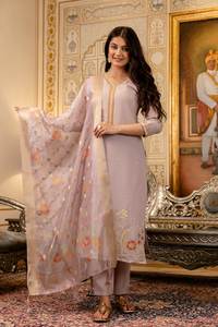 Ensemble Kurta en soie viscose pour femmes avec pantalon et dupatta pour l'occasion Diwali - Product Image 2