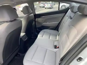 Hyundai Elantra Limited 2024 d'occasion en excellent état, conduite à gauche, sièges en cuir, caméra de recul, phares au xénon, écran tactile, origine américaine - Product Image 2