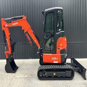 Mini-excavatrice sur chenilles KX040-4 haute performance avec composants hydrauliques KYB, commande PLC et roulements robustes - Product Image 1