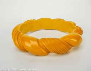 Brazalete de resina de diseño de alta calidad y último diseño Trending Fashion Vintage Women Smooth Large Round Shape by Crescent Crafts - Product Image 3