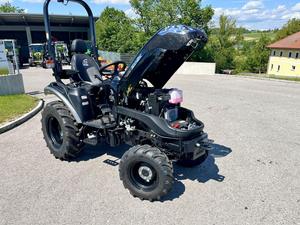 Envío Gratis, Tractor Compacto SOLIS 26 HST de 26 HP, 4x4, Motor Diésel de 3 Cilindros, Transmisión Hidrostática, Capacidad de Elevación de 775 kg, para Uso Agrícola y en Huertos - Product Image 1