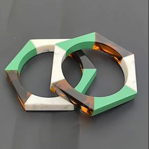 Pulseras de resina hechas a mano para mujer, juego de joyería de pulseras de resina de diseño, pulseras de resina epoxi hechas a mano a bajo costo por HAND MADE CRAFT - Product Image 1