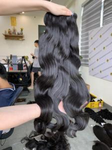 Extensiones de Cabello Humano Remy Ondulado con Trama a Máquina, Sin Piojos, Sin Caída, Sin Químicos, Todos los Colores, Cabello Vietnamita - Product Image 6