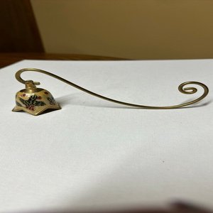 Abatidor de vela chapado en oro de metal de hierro con diseño de flor hermosa - Product Image 3