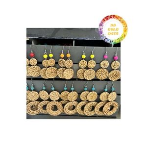 Boucles d'oreilles en rotin de style hawaïen, fabriquées sur mesure dans différentes tailles et formes, magnifiques accessoires artisanaux pour un usage quotidien - Product Image 6