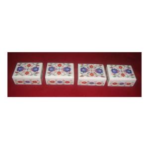 Boîte à bijoux en marbre naturel exclusif Makrana incrusté de fleurs pour la décoration de la maison et les cadeaux d'entreprise - Product Image 1