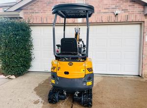 Livraison gratuite Nouvelle mini-excavatrice sur chenilles CFG NT18K de 1,37 tonne |   15 CV pour moteur diesel |   Profondeur de creusement de 2,12 m |   Moteur PLC pour pince hydraulique - Product Image 6
