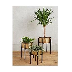 hot selling Garden Flower Pot Holder Potted Stand Mounted Balcony <b>Plant</b> black color <b>Basket</b> Metal Fence Hanging Planter - Product Image 2