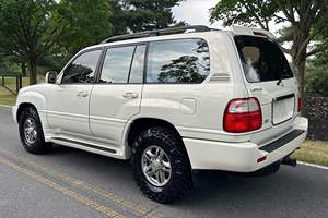 Lexus LX 470 AWD Plus de 1998, Usado en Buen Estado, Sin Accidentes, Volante a la Izquierda/Derecha - Product Image 3