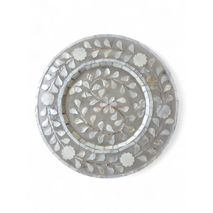 Platos Decorativos con Acabado Iridiscente de Nácar para Decoración de Mesa de Boda de Lujo - Product Image 5