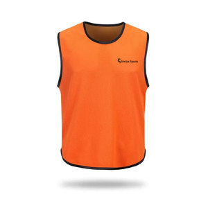 Chaleco de entrenamiento con tela transpirable y costuras resistentes para un uso duradero y entrenamiento diario - Product Image 1