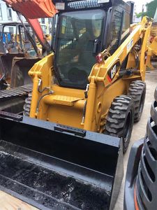 รถตักล้อยางขนาดเล็ก CAT226B 236D 246D พร้อมอุปกรณ์เสริม เครื่องยนต์ Perkins เกียร์ประสิทธิภาพสูง ปั๊มไฮดรอลิก เครื่องจักรสำหรับงานดิน - Product Image 6