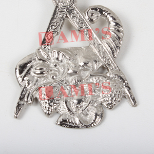 Collier d'officiers de loge en métal personnalisé Bijou d'intendants Médaille maçonnique plaquée argent Style traditionnel avec technique au pinceau - Product Image 3